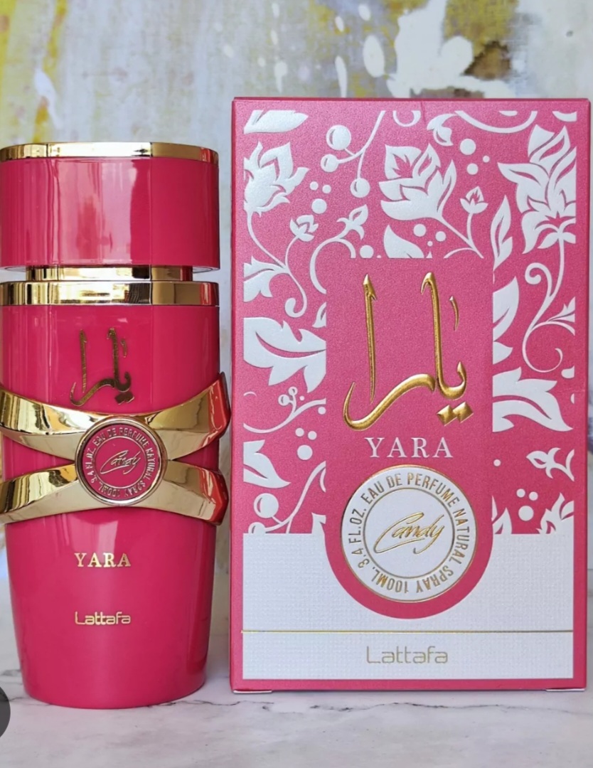 Parfumi YARA nga Lattafa 🌸✨ Një aromë magjike dhe femërore që të bën të ndihesh elegante në çdo moment! YARA nga Lattafa kombinon nota të ëmbla dhe të buta, duke krijuar një ndjesi luksi dhe freskie që zgjat gjatë gjithë ditës.